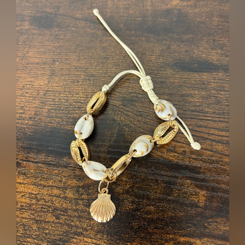 Gold and Cream Shell Bracelet